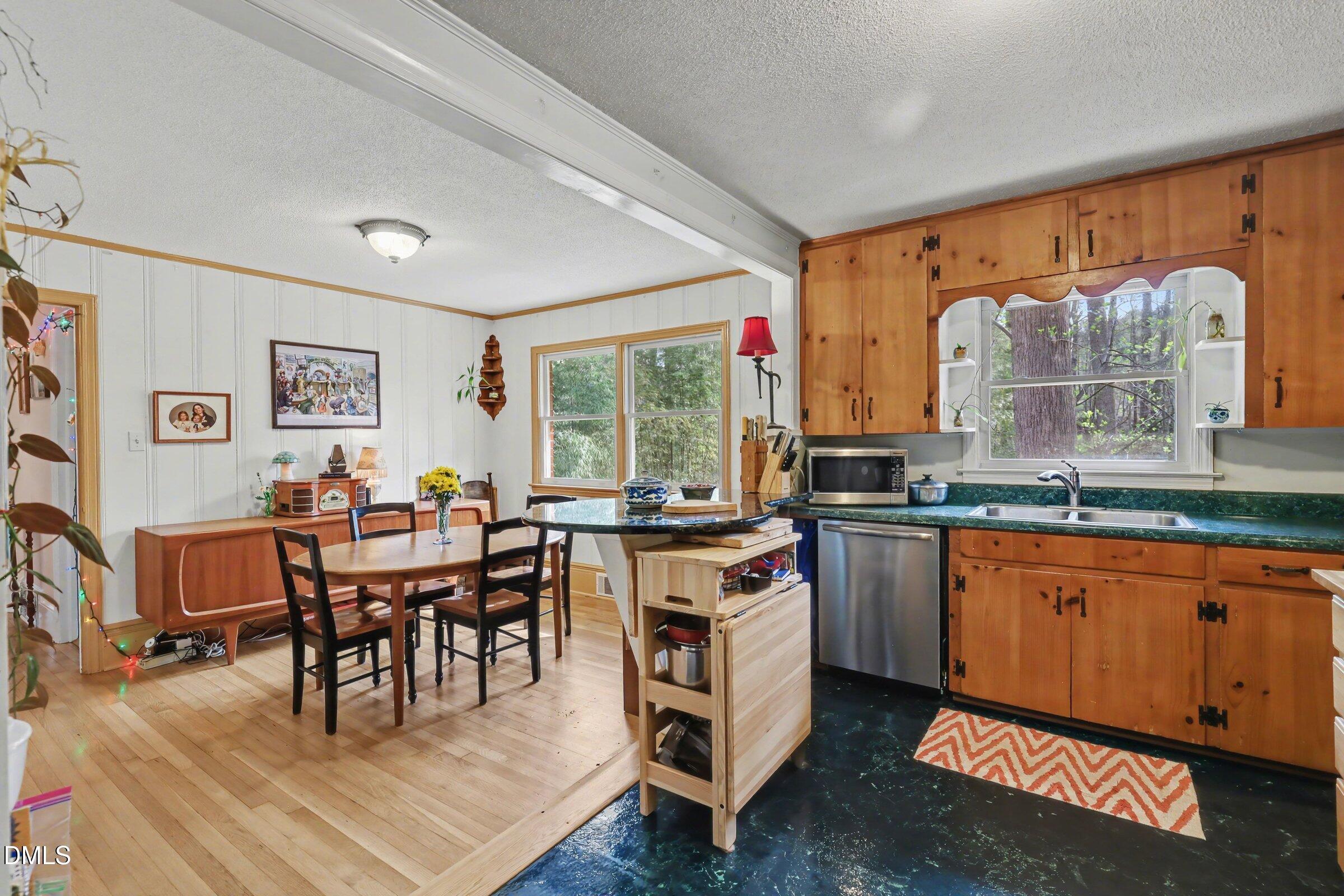 325 Meredith Street Raleigh, NC 27606 - Photo 6 of 30 006_file_5901