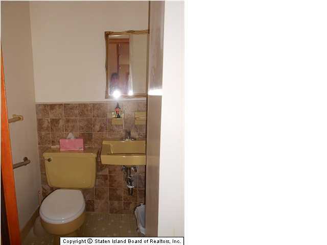 267 Fingerboard Road Staten Island, NY 10305 - Photo 7 of 15 Additional Photo
