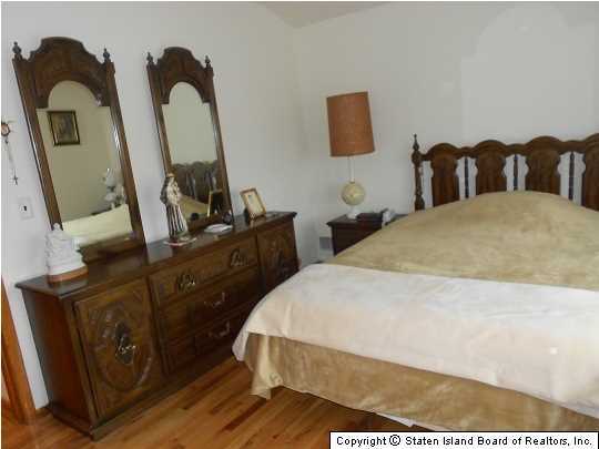 267 Fingerboard Road Staten Island, NY 10305 - Photo 8 of 15 Additional Photo