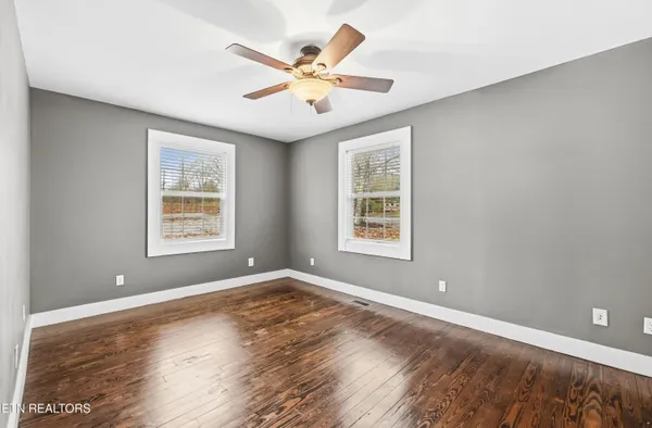 $395,000 | 2520 West Beaver Creek Drive, Powell, TN 37849