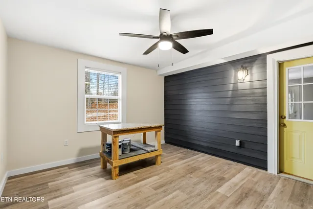 $475,000 | 2520 West Beaver Creek Drive, Powell, TN 37849