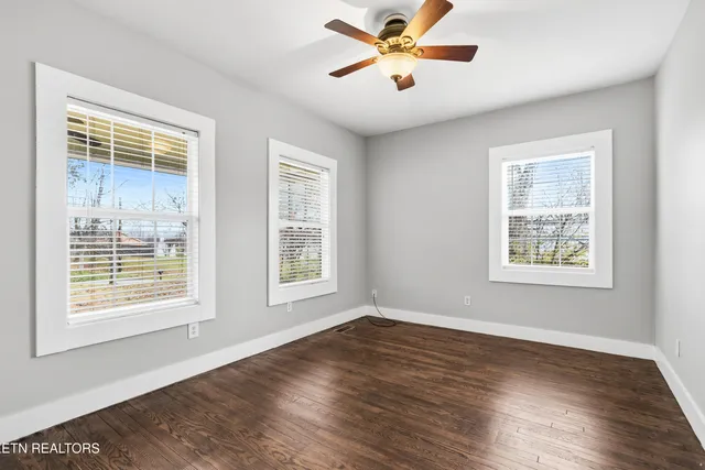 $475,000 | 2520 West Beaver Creek Drive, Powell, TN 37849