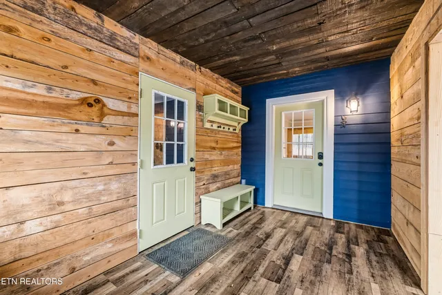 $475,000 | 2520 West Beaver Creek Drive, Powell, TN 37849