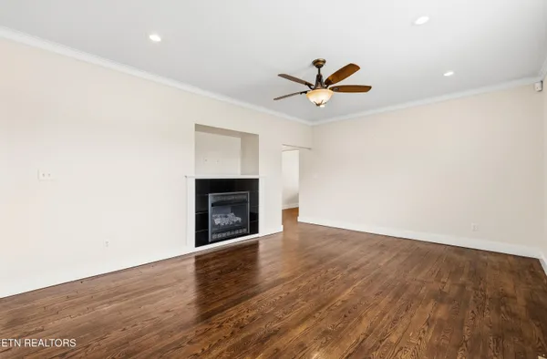 $395,000 | 2520 West Beaver Creek Drive, Powell, TN 37849