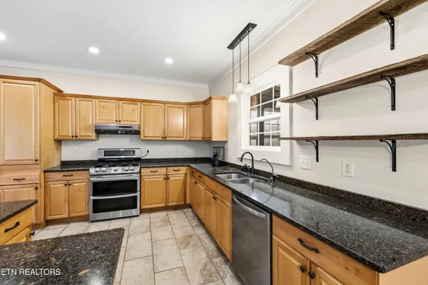 $395,000 | 2520 West Beaver Creek Drive, Powell, TN 37849