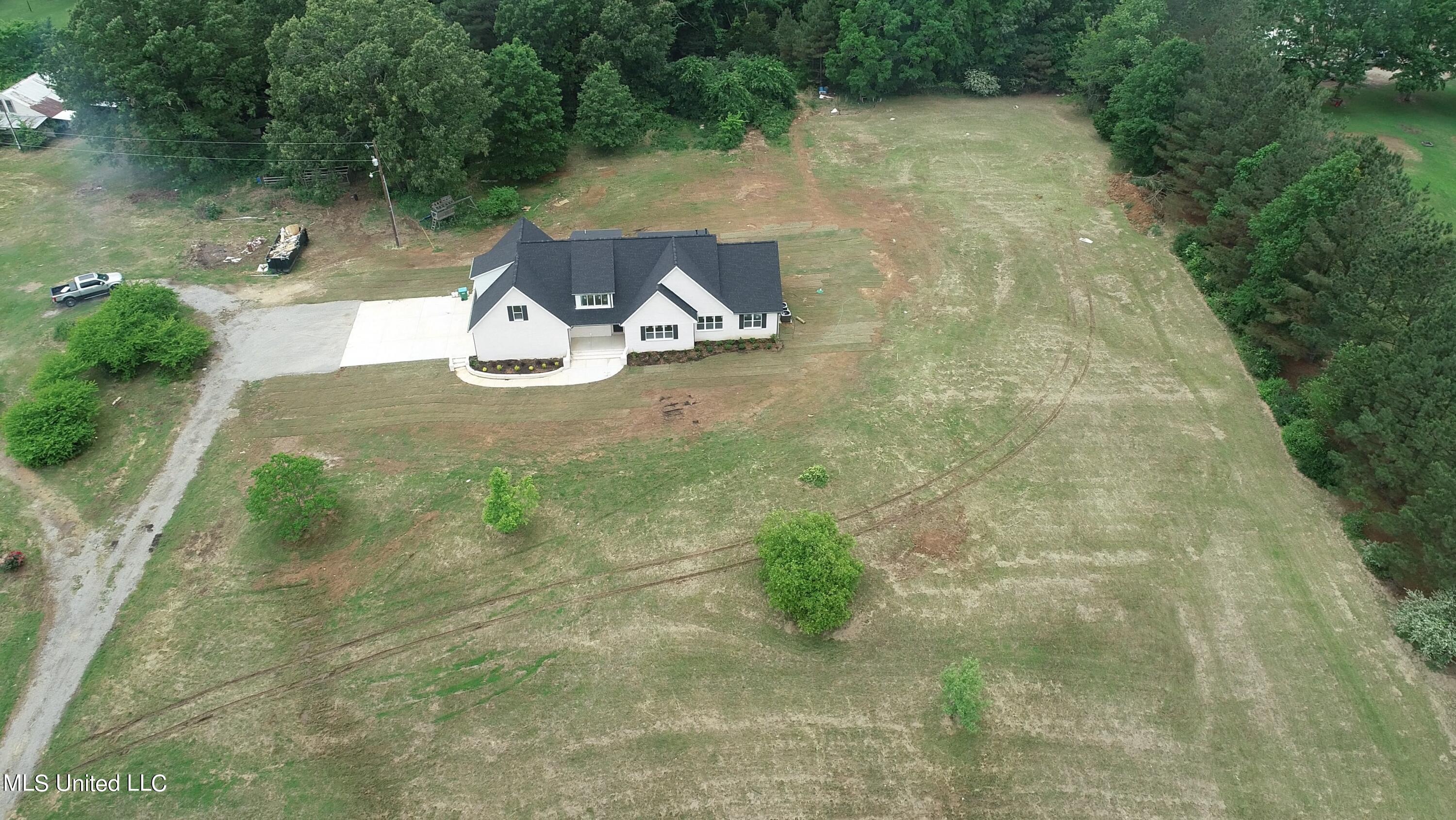 5899 Allen Road Hernando, MS 38632 - Photo 2 of 62 drone7