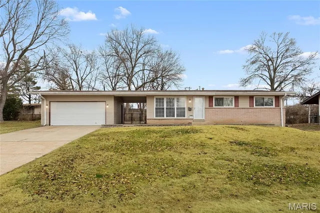 $225,000 | 2370 Martin Drive, Florissant, MO 63033