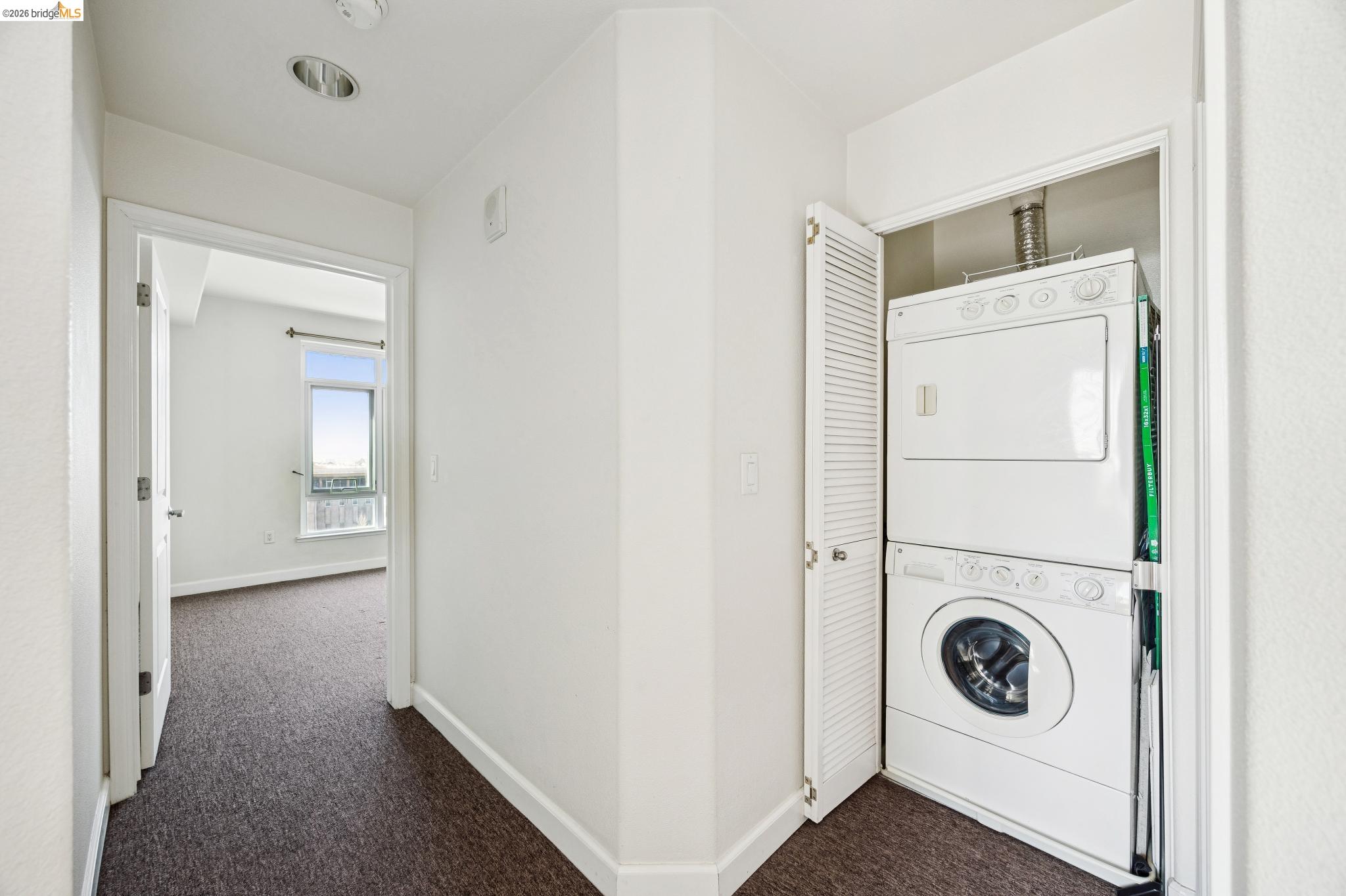 423 7th Street, Unit 401 Oakland, CA 94607 - Photo 13 of 32