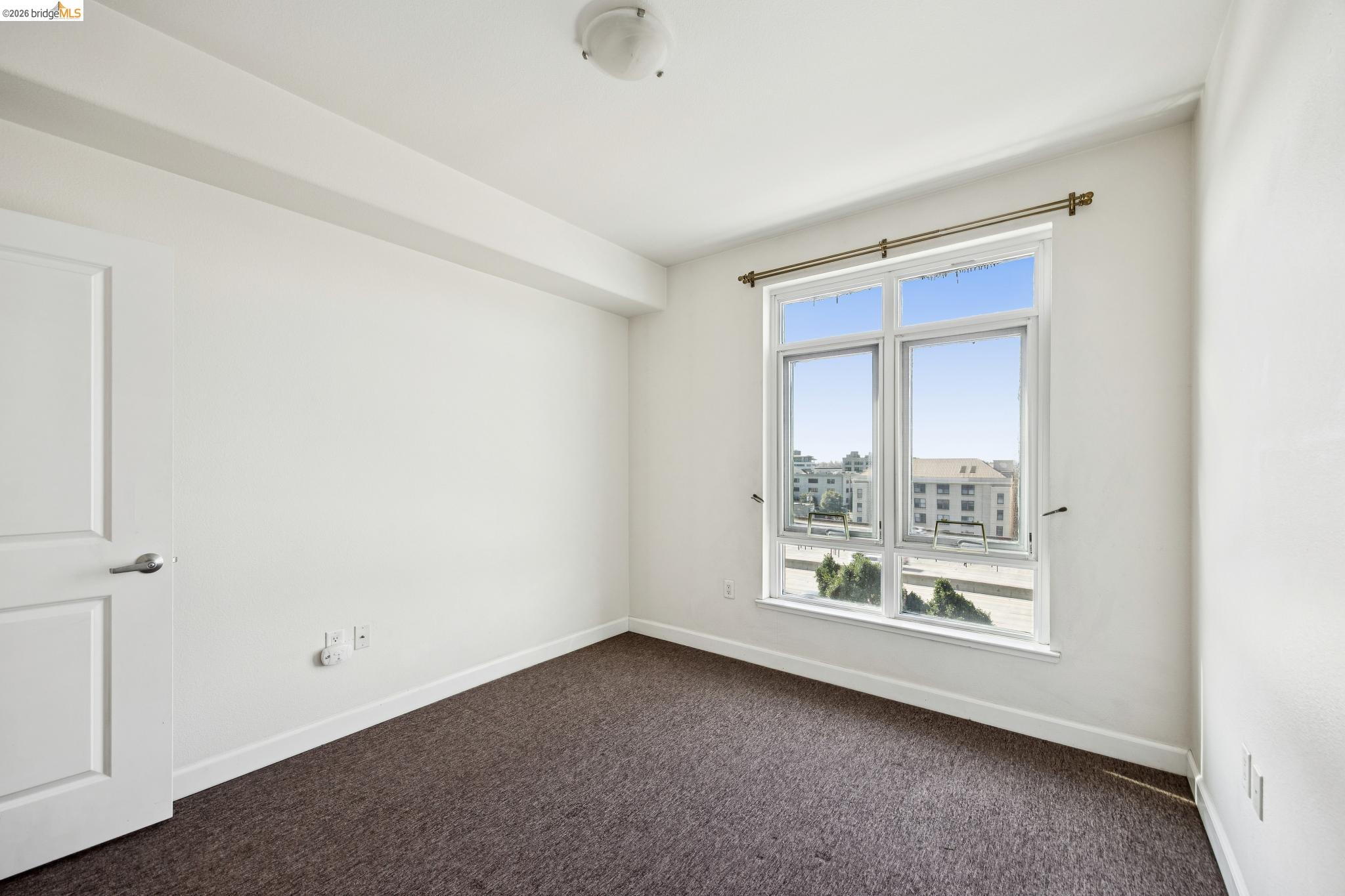 423 7th Street, Unit 401 Oakland, CA 94607 - Photo 14 of 32