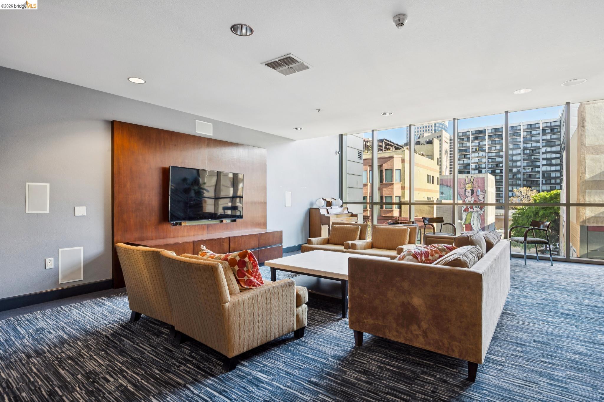 423 7th Street, Unit 401 Oakland, CA 94607 - Photo 24 of 32