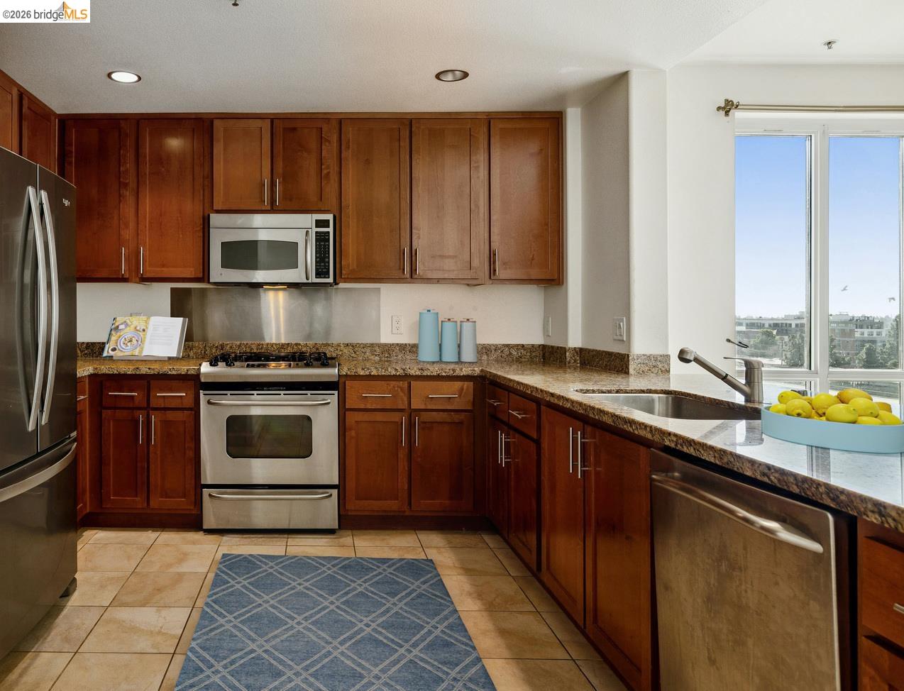 423 7th Street, Unit 401 Oakland, CA 94607 - Photo 3 of 32