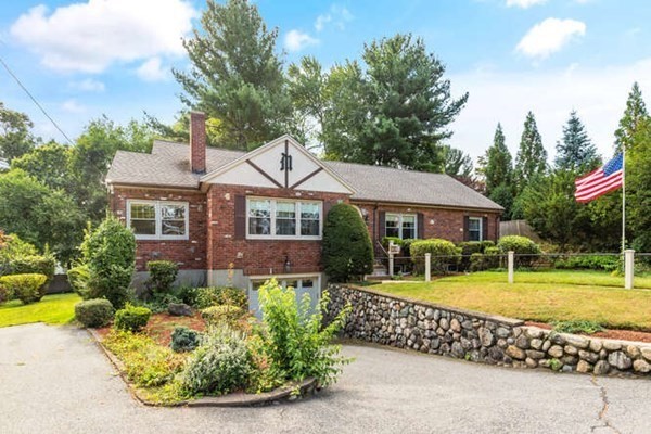 5 Ellen Road Stoneham, MA 02180 - Photo 2 of 27 Gallery Image 2