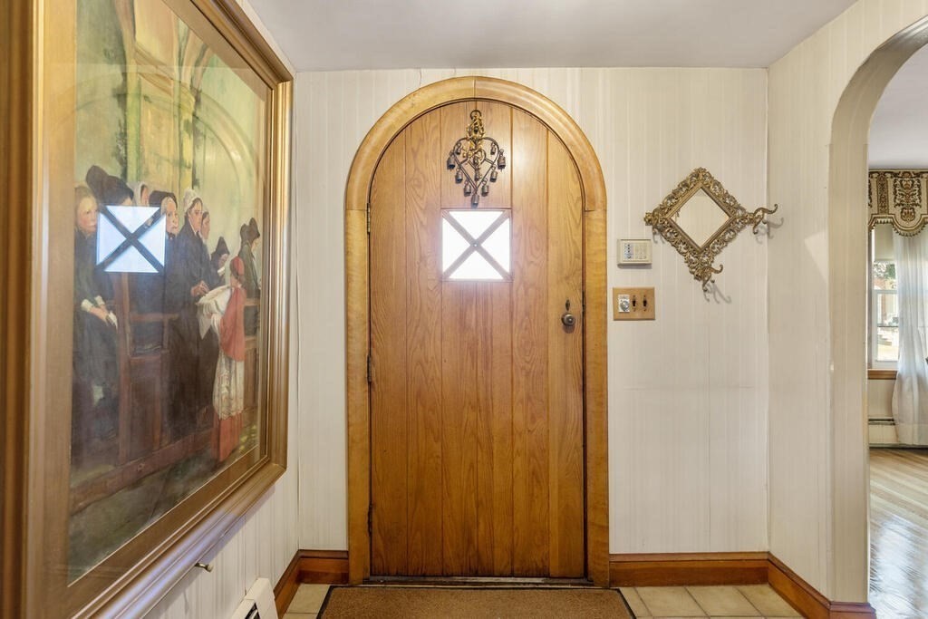 5 Ellen Road Stoneham, MA 02180 - Photo 5 of 27 Gallery Image 5