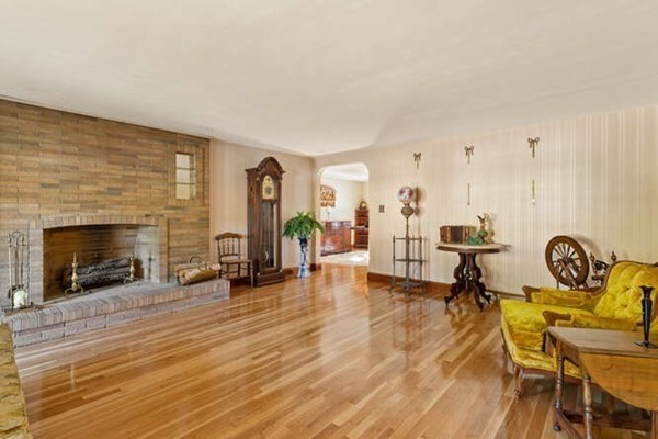 5 Ellen Road Stoneham, MA 02180 - Photo 8 of 27 Gallery Image 8