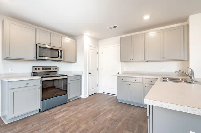 $312,900 | 132 Brooks Drive, Holly Hill, SC 29059