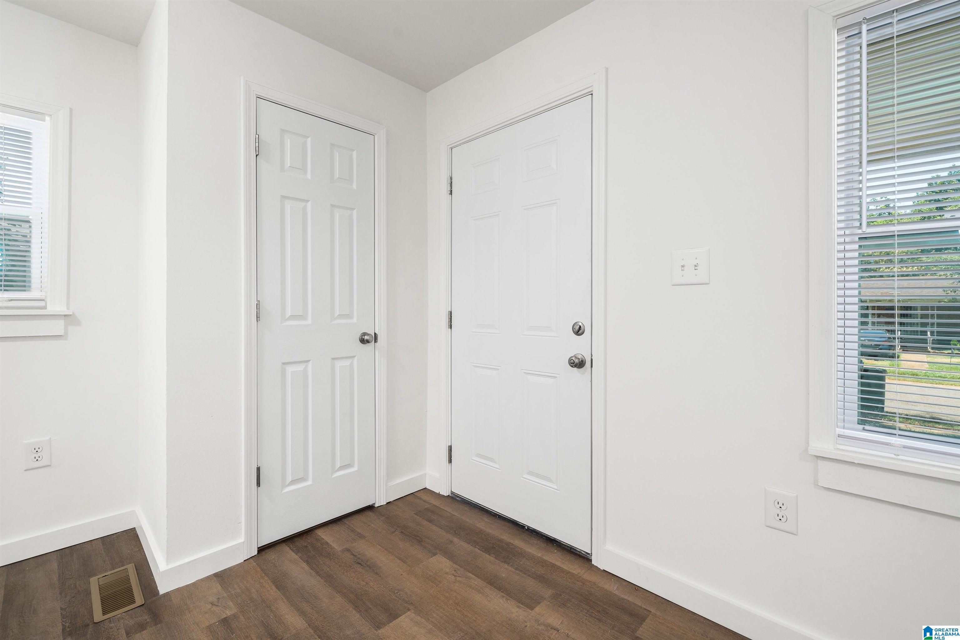 1219 18th Way Southwest Birmingham, AL 35211 - Photo 12 of 34