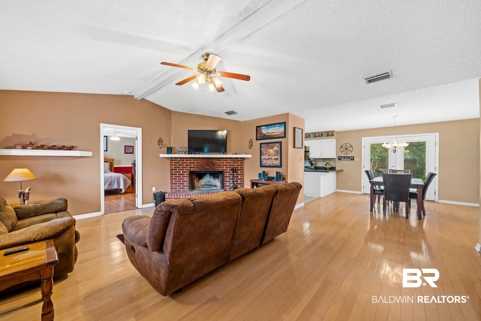 13105 Bromley Road Stapleton, AL 36578 - Photo 4 of 25 Living Room