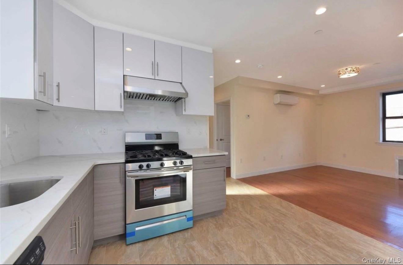 4128 150th Street, Unit 2B Queens, NY 11355 - Photo 2 of 9