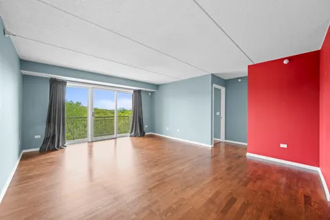 $375,000 | 6807 North Milwaukee Avenue, Unit 601, Niles, IL 60714