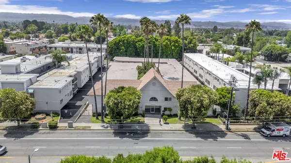 $4,750,000 | 20234 Roscoe Boulevard, Winnetka, CA 91306