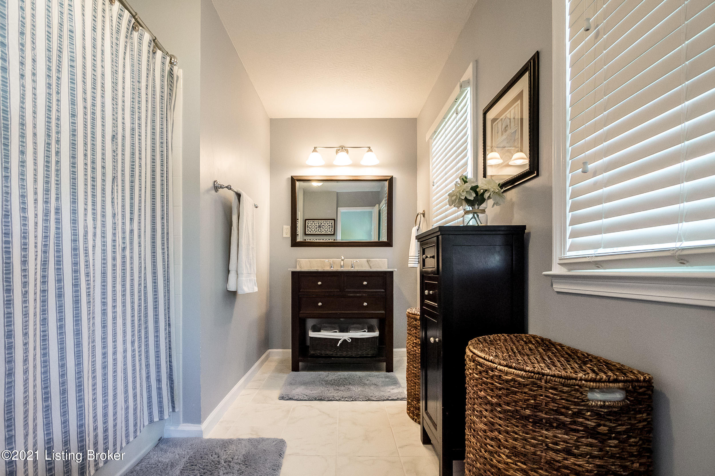 1917 Janlyn Road Louisville, KY 40299 - Photo 21 of 30 1917 Janlyn Road-43