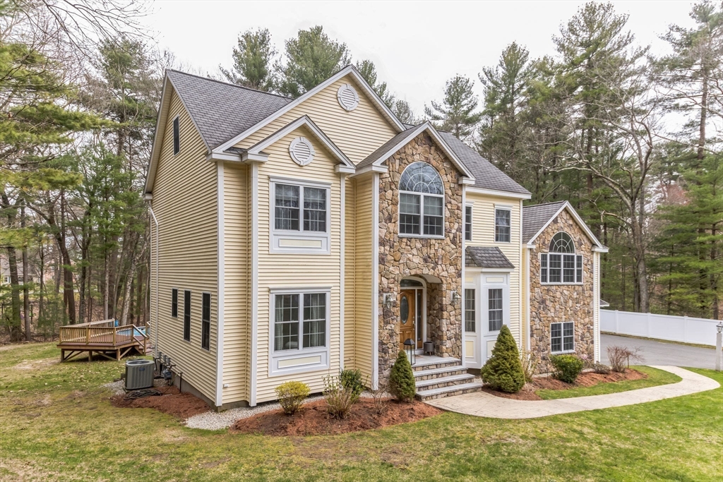 8 Pasho Road Billerica, MA 01821 - Photo 3 of 30 Gallery Image 3