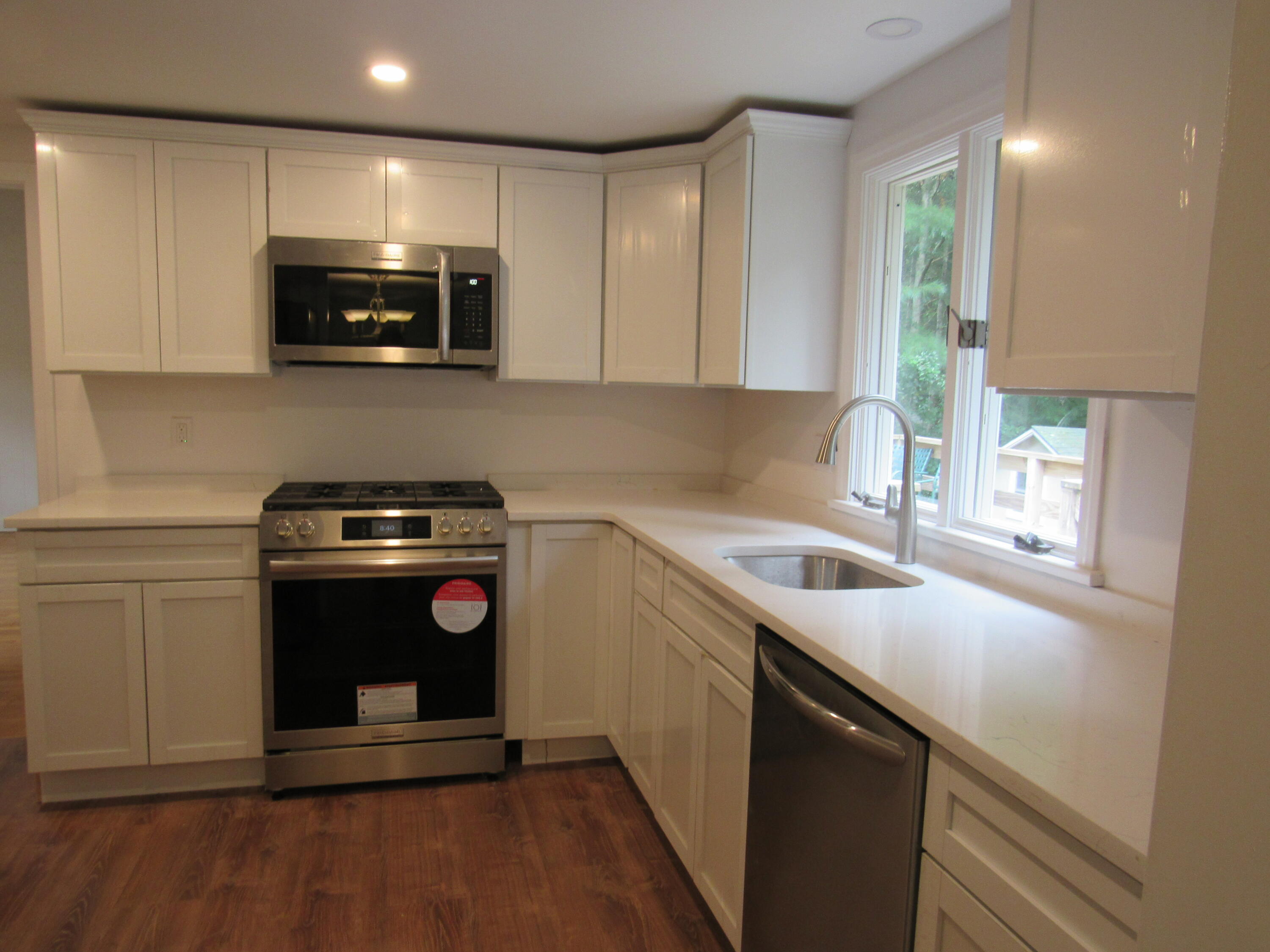 118 Cedric Road Centerville, MA 02632 - Photo 6 of 19 IMG_1035