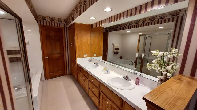 $500,000 | 18535 Stonehedge Drive, Unit A, Brookfield, WI 53045