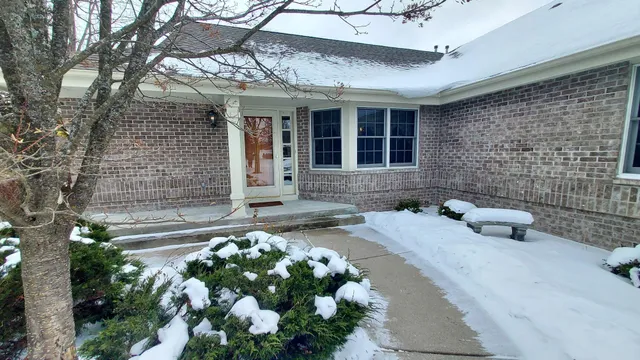 $500,000 | 18535 Stonehedge Drive, Unit A, Brookfield, WI 53045