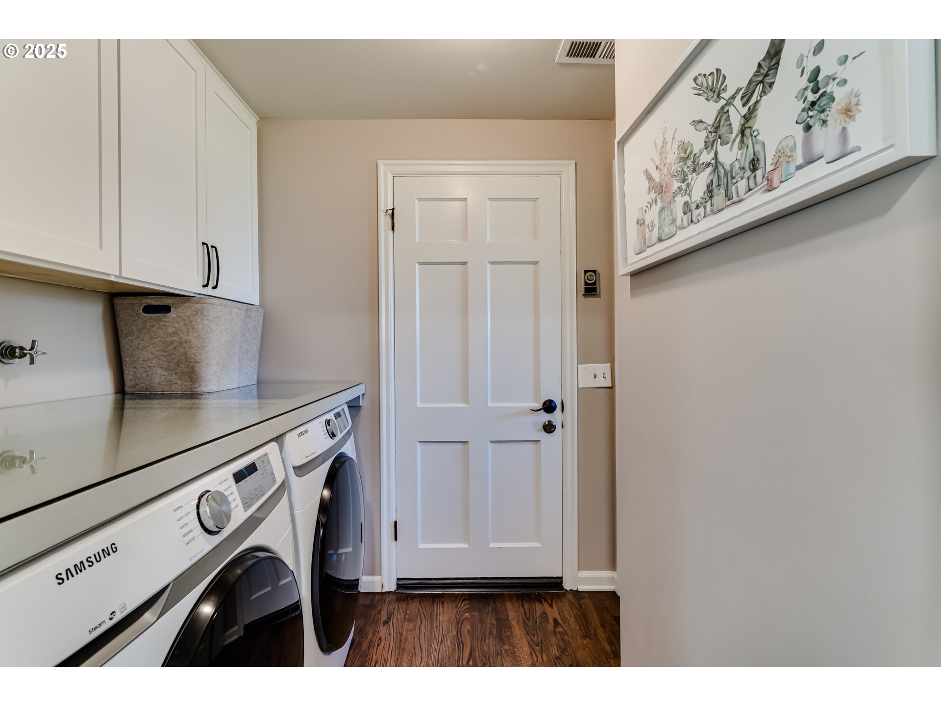 445 Hazel Court Eugene, OR 97401 - Photo 32 of 40 a view of kitchen with washer and dryer