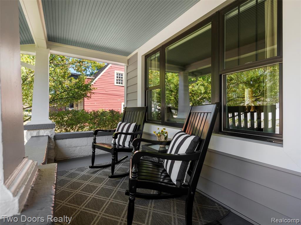 426 North Castell Avenue Rochester, MI 48307 - Photo 4 of 66 Gallery Image 4