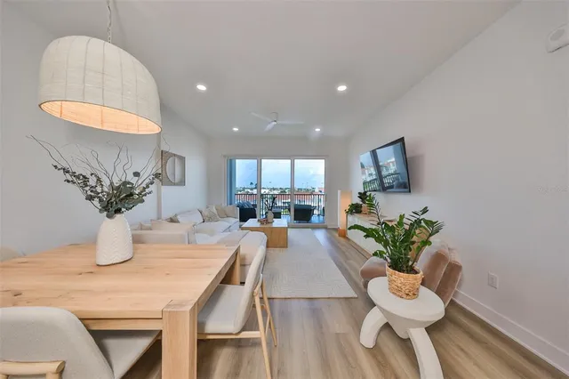 $5,000 | 400 150th Madeira Beach, Unit 402, Madeira Beach, FL 33708