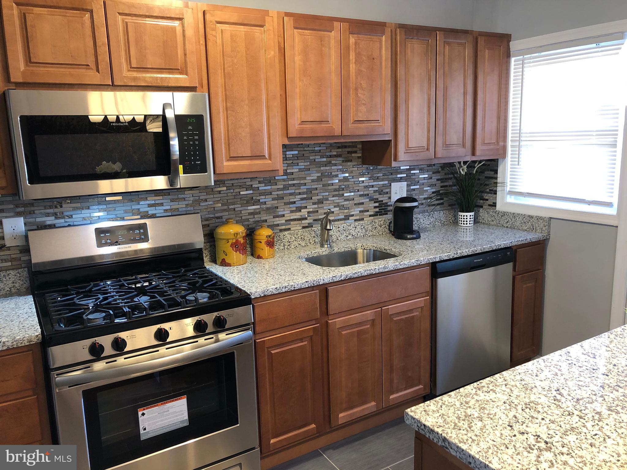 1650 Gleneagle Road Baltimore, MD 21239 - Photo 12 of 31 Designer kitchen