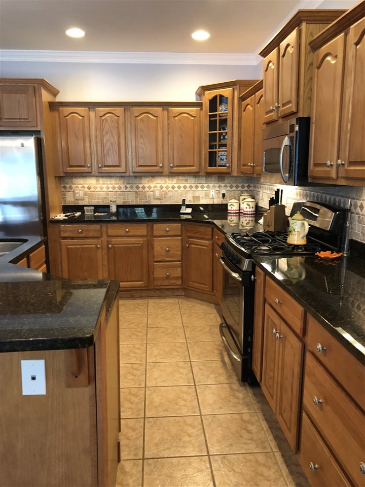 832 Wellington Road Manchester, NH 03104 - Photo 12 of 34 Gallery Image 12