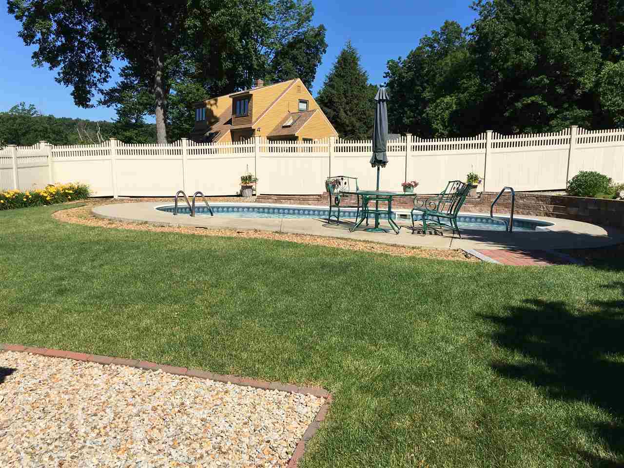 832 Wellington Road Manchester, NH 03104 - Photo 7 of 34 Gallery Image 7