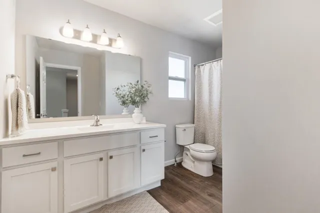 $354,900 | 1005 Cedarwood Street, Greenville, MI 48838