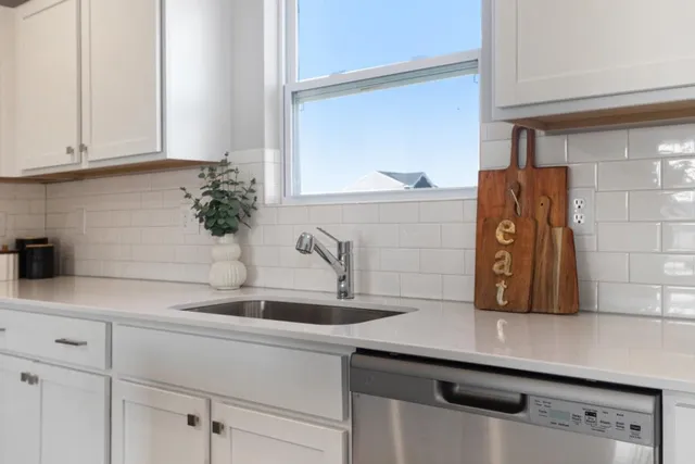 $354,900 | 1005 Cedarwood Street, Greenville, MI 48838