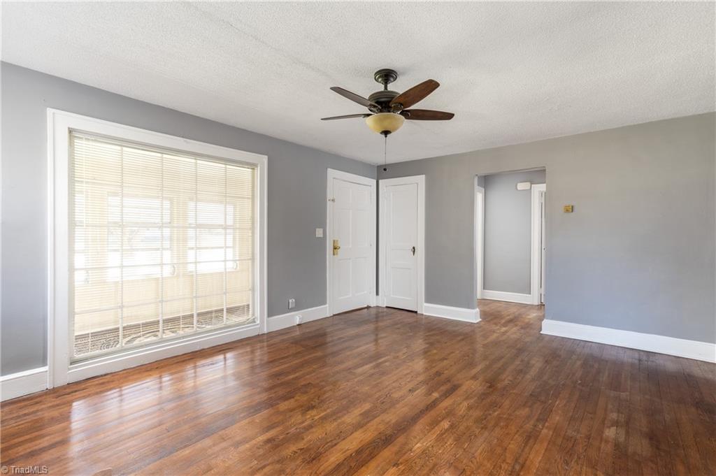 631 Liberty Road High Point, NC 27263 - Photo 3 of 26