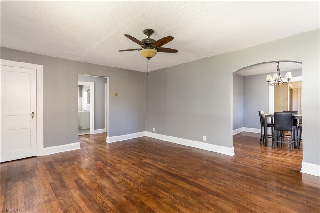 631 Liberty Road High Point, NC 27263 - Photo 4 of 26