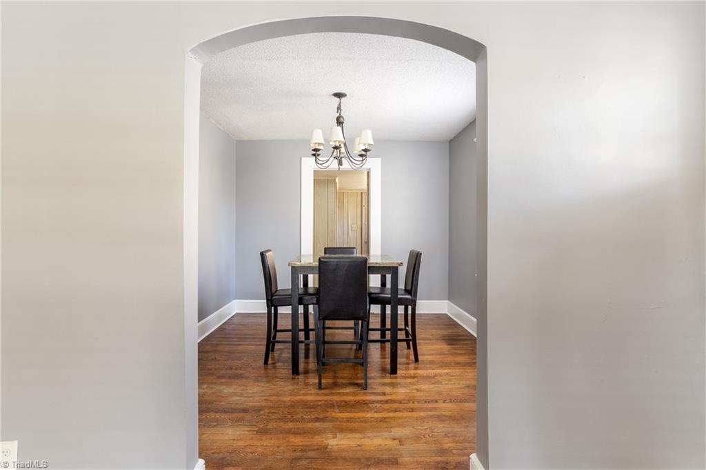 631 Liberty Road High Point, NC 27263 - Photo 5 of 26
