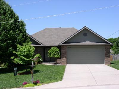 2927 East Lark Street Springfield, MO 65804 - Photo 1 of 1 Primary Photo