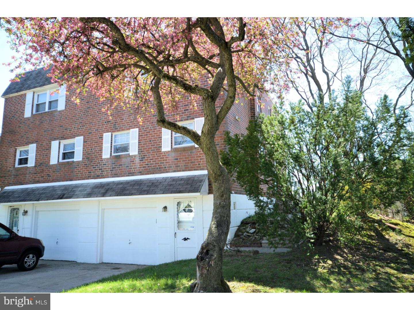 448 Tomlinson Road Philadelphia, PA 19116 - Photo 2 of 24 Exterior Front