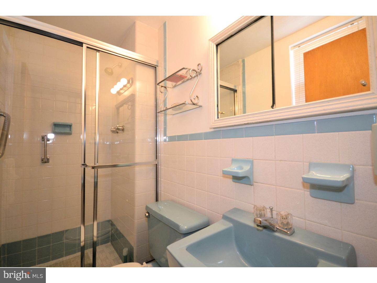 448 Tomlinson Road Philadelphia, PA 19116 - Photo 15 of 24 Bathroom
