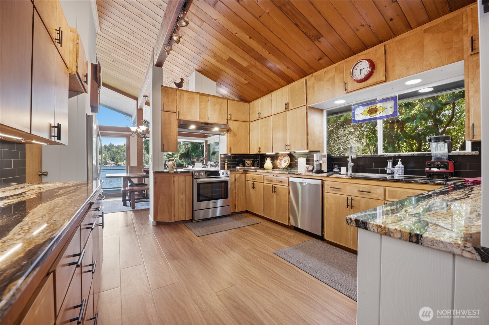 2109 Southwest Lake Roesiger Road Snohomish, WA 98290 - Photo 19 of 40 Gallery Image 19