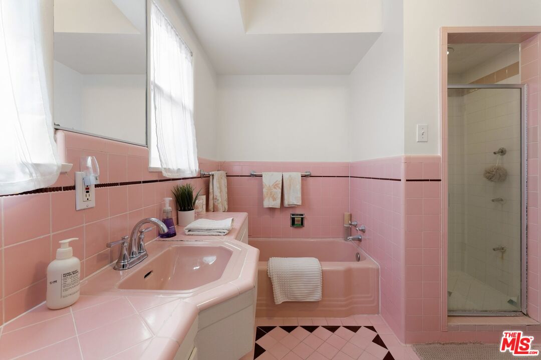 1903 Preuss Road Los Angeles, CA 90034 - Photo 22 of 44 Gallery Image 22