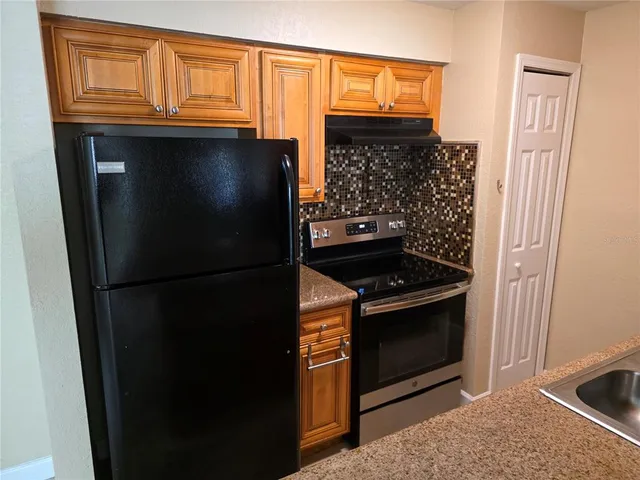 $1,500 | 201 Red Maple Place, Brandon, FL 33510