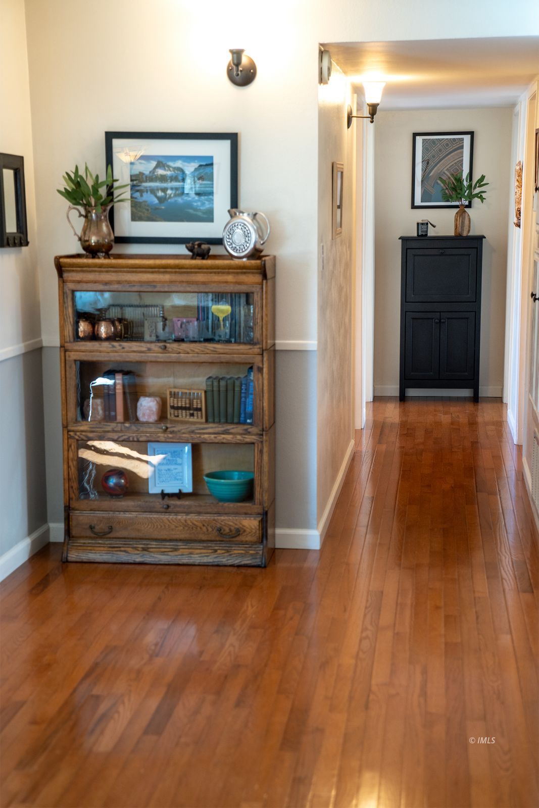 320 Apollo Circle Bishop, CA 93514 - Photo 6 of 35 Hallway
