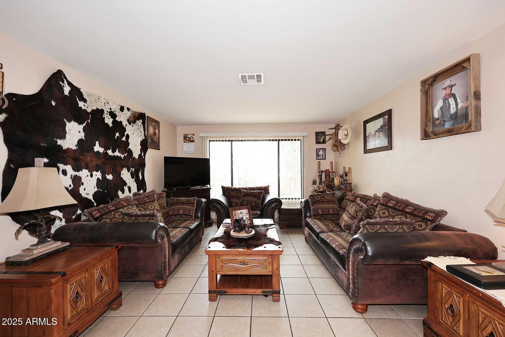 2619 West Lamar Road Phoenix, AZ 85017 - Photo 6 of 28 Great Room