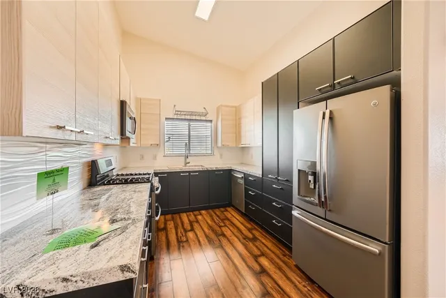 $1,740 | 2152 Quartz Cliff Street, Unit 204, Las Vegas, NV 89117