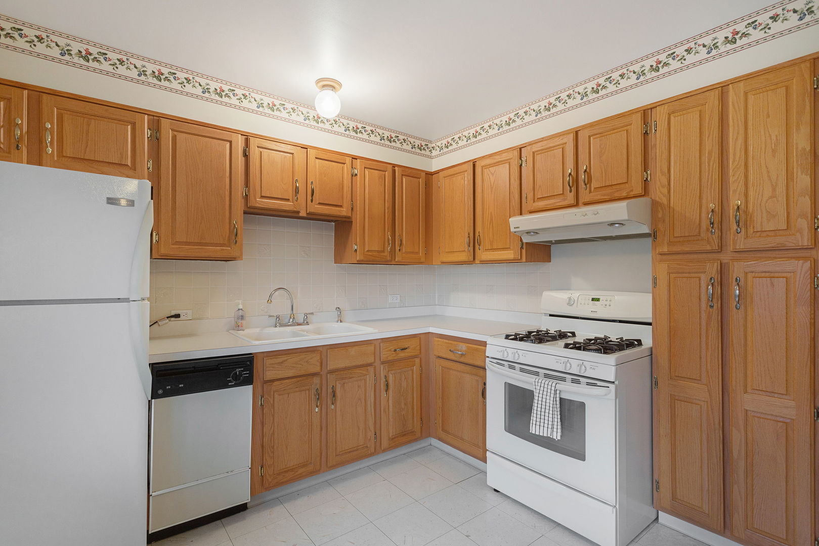1321 South Finley Road, Unit 312 Lombard, IL 60148 - Photo 8 of 23 Gallery Image 8